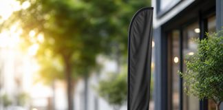 Drapeau flottant pour commerce, l’outil idéal pour attirer tous les regards